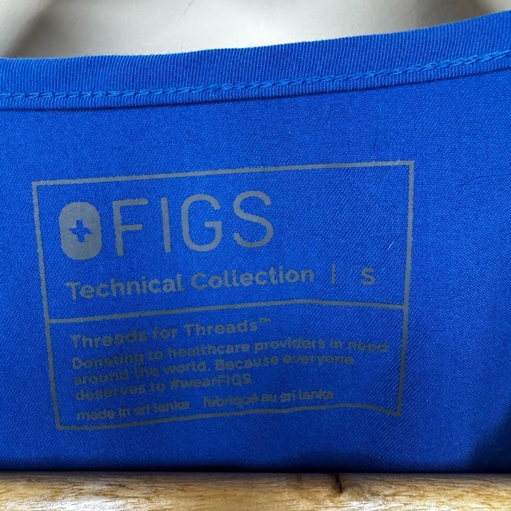 Figs Technical Collection Royal Blue Top - Picture 2 of 4